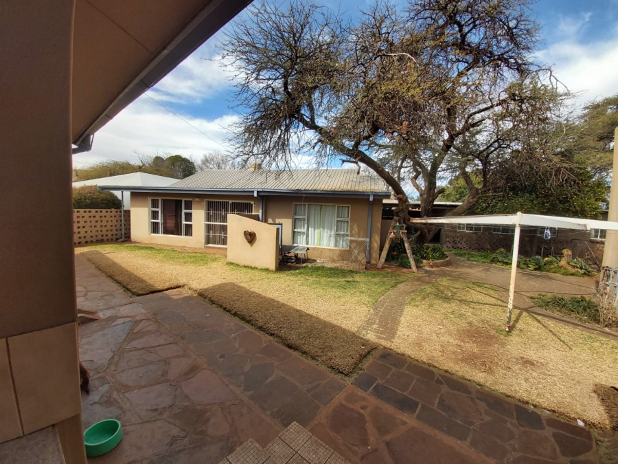 7 Bedroom Property for Sale in Kuruman Northern Cape